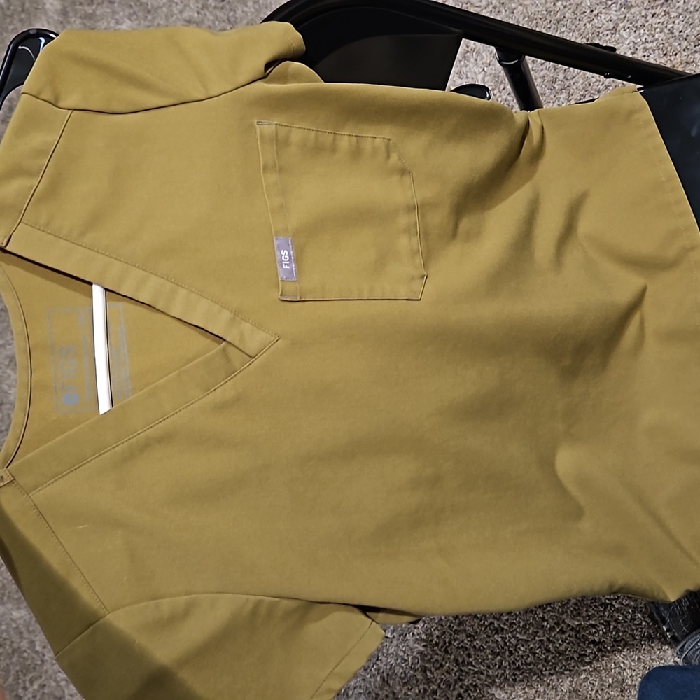 Olive figs scrub set